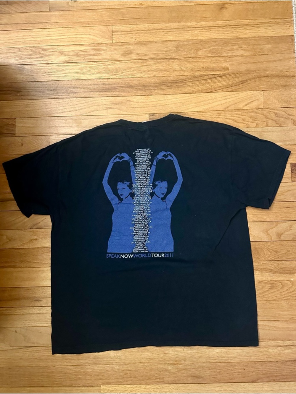 Taylor Swift Speak Now World Tour Concert Graphic T-Shirt - Picture 3 of 4